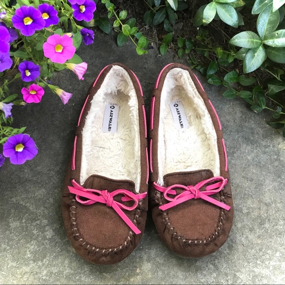 Airwalk Kids Classic Brown Suede Sherpa Fur Moccasin Slippers Shoes Pink Bows - Picture 2 of 13